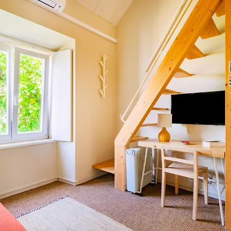 Апартаменти Graca Cozy Lofts, Authentic Gem *