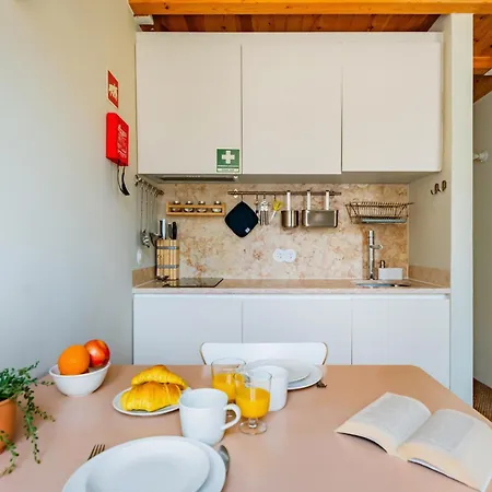Graca Cozy Lofts, Authentic Gem Апартаменти Лісабон